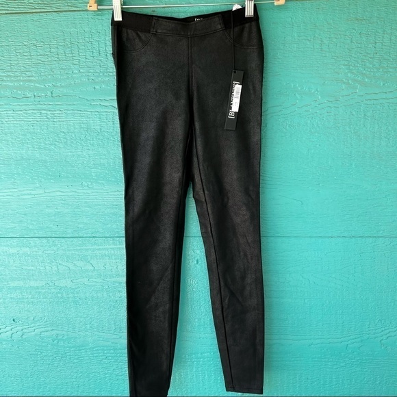 BLANK NYC VEGAN LEATHER BLACK JEANS SIZE 2 NWT - Picture 1 of 4